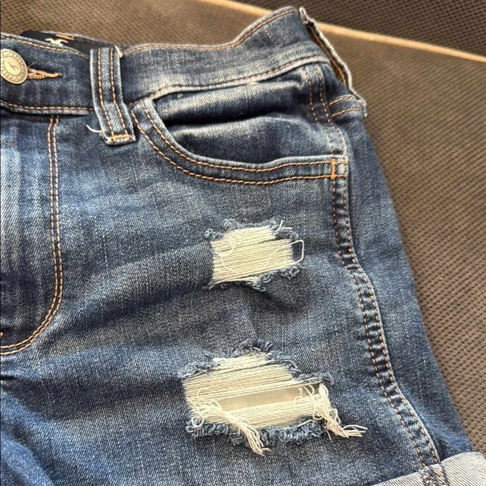Hollister California High-Rise 3” Blue Jean Shorts Distressed‎